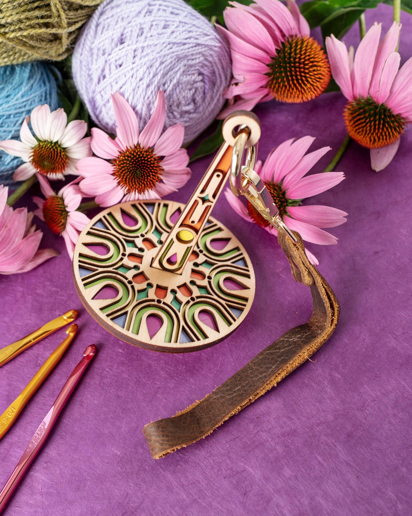 Pallas Mini Minder yarn holder