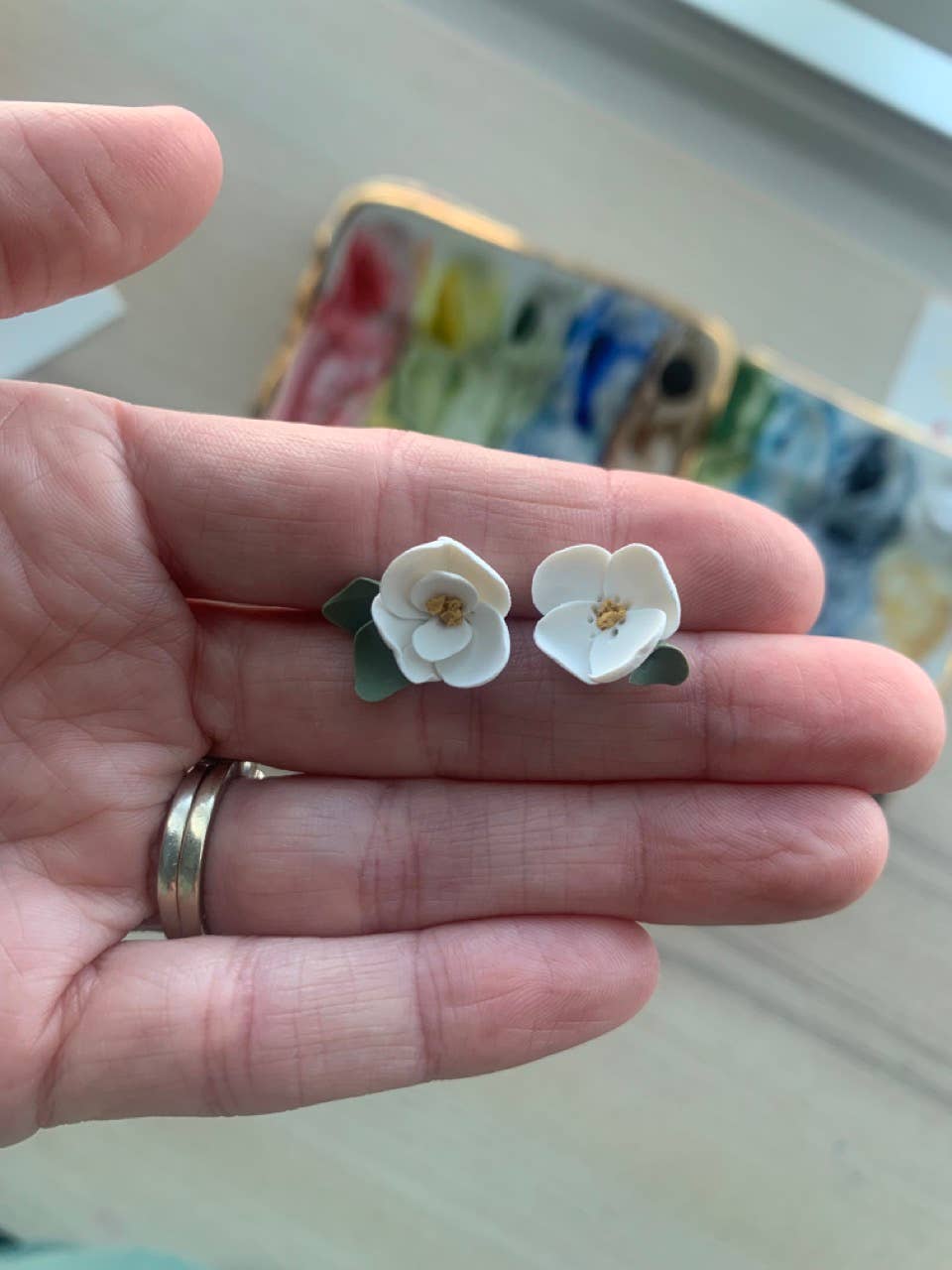 Magnolia Studs