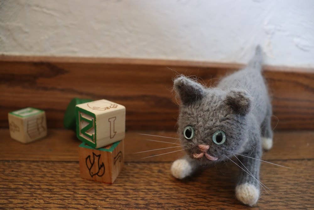 Victorian Housecats to Knit