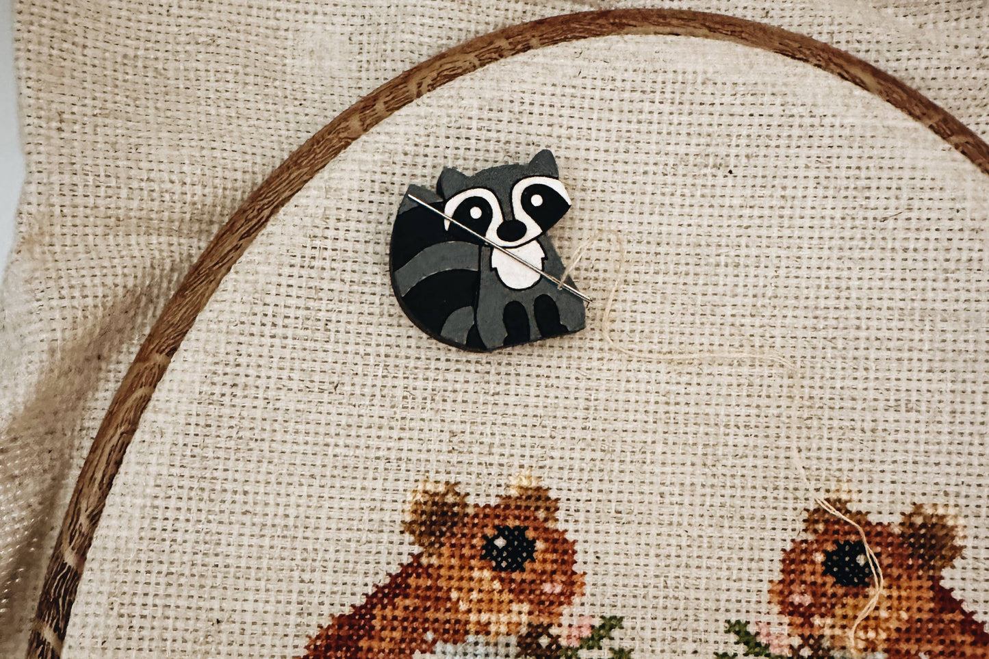 Raccoon Needle Minder, Wooden Magnetic Needle Minder