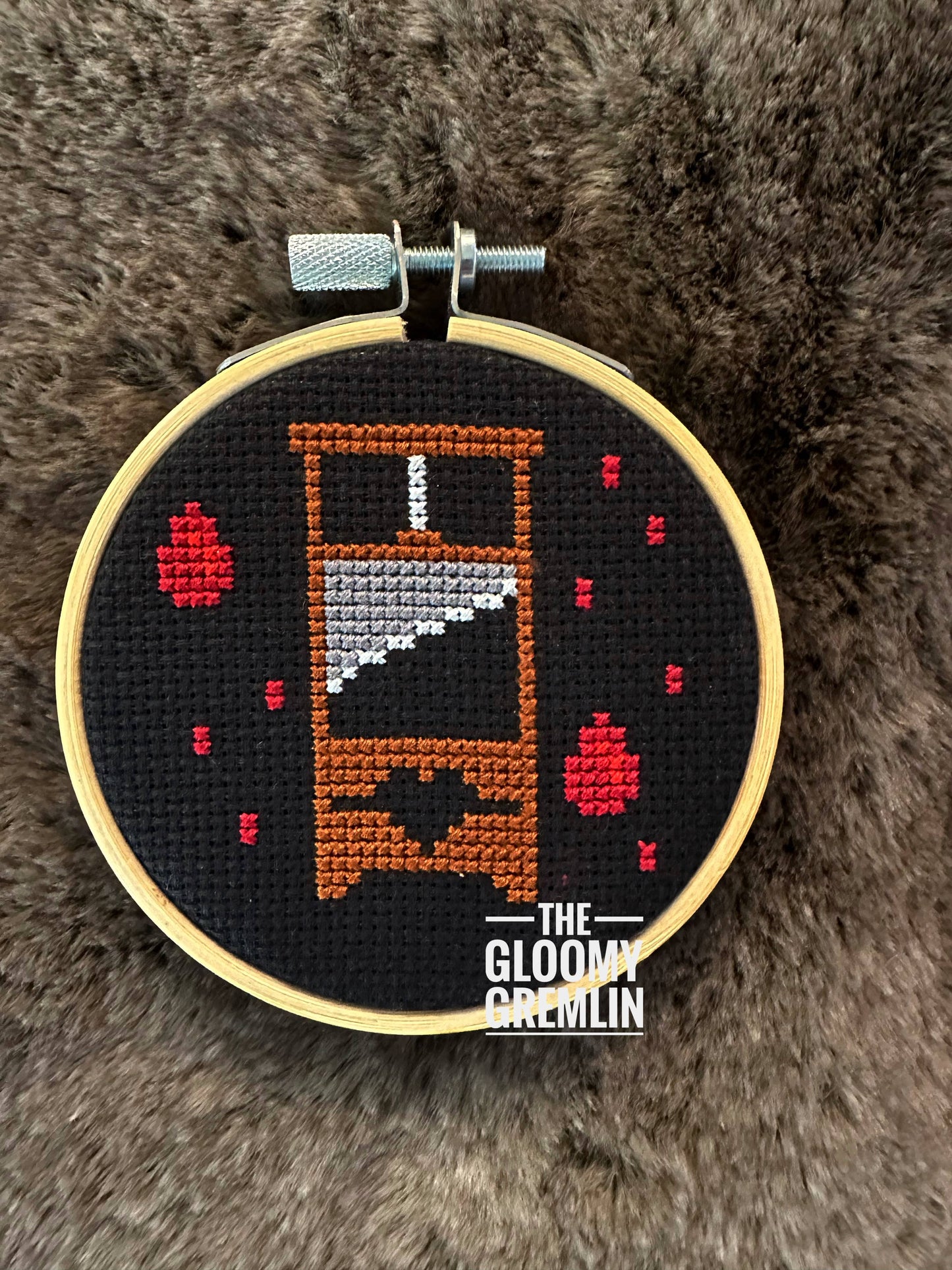 Guillotine, Traditional - Cross Stitch Kit